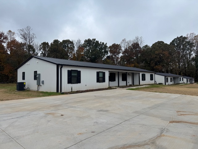 1785 West Old Highway 64